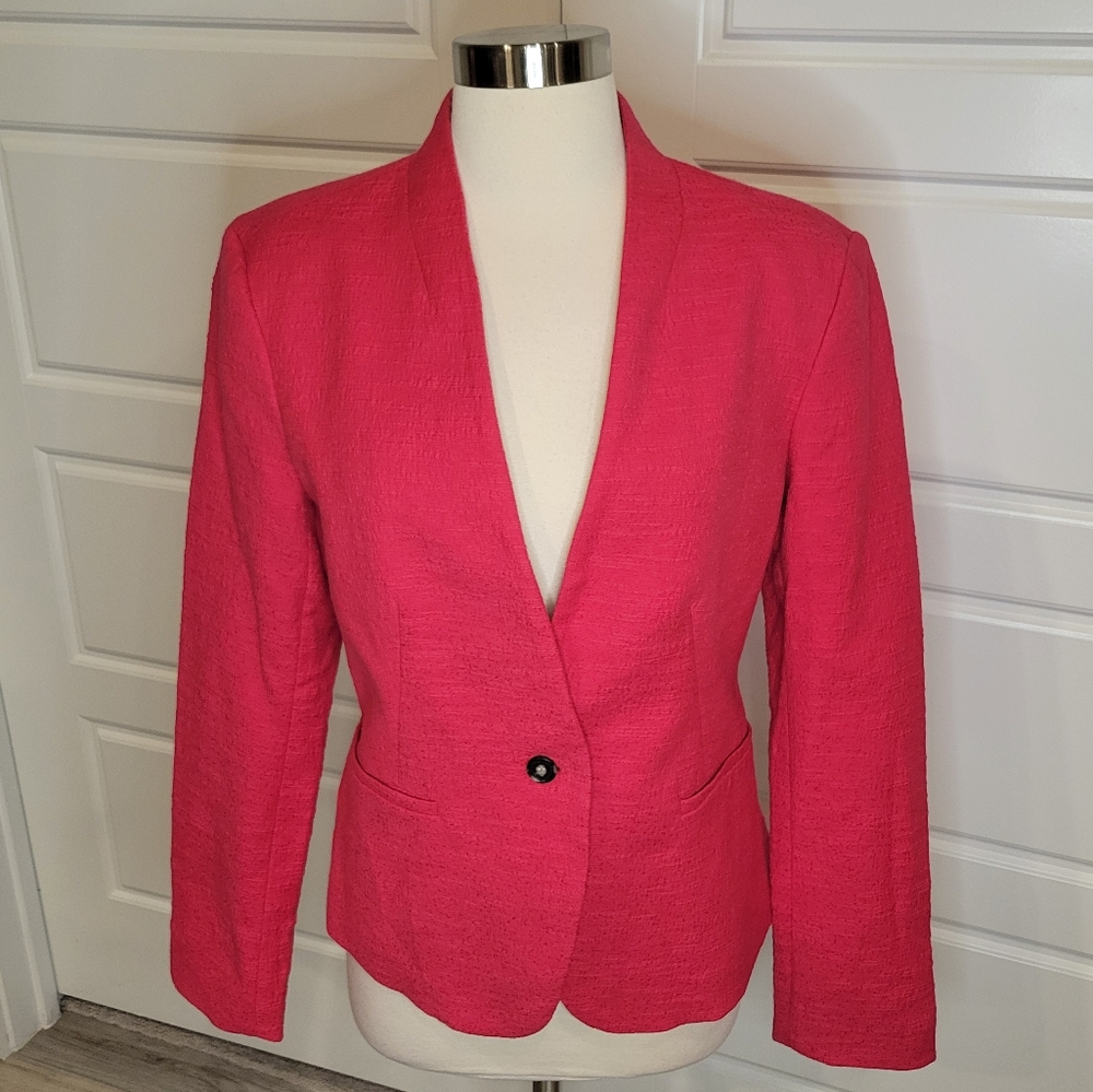 ANN TAYLOR ONE BUTTON BLAZER IN RASPBERRY SIZE 8